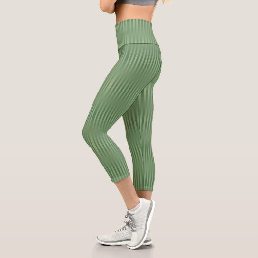 Einfache Vintage Olive Sage Grüne Streifen Capri Leggings (Links)