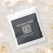 Einfache Vorlage für Ihren QR-Code | Dunkelgrau Geschenktütchen (Ausgeschnitten)