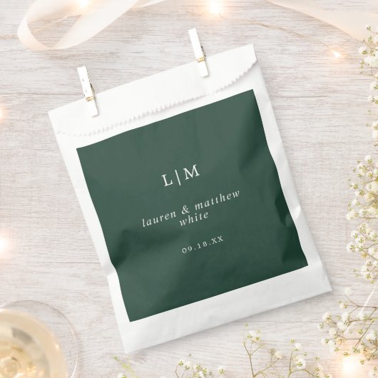 Einfache Waldgrüne Monogram Elegant Hochzeit Geschenktütchen (Ausgeschnitten)