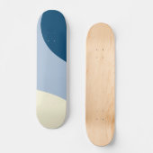 Einfache Waves - dunkelblau, hellblau und creme Skateboard (Vorderseite)