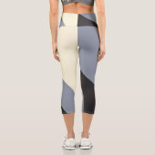 Einfache Waves - Schwarz, Grau und Creme Capri Leggings (Rückseite)