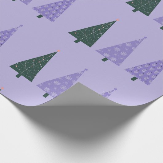 Einfache Weihnachtsbäume Lavender Pattern Trio Geschenkpapier (Ecke)