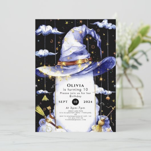 Einfache Whimsical Fun Wizard Geburtstag Einladung (Stehend Vorderseite)