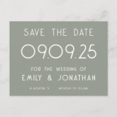 Einfache White Typografy Sage Green Wedding Ankündigungspostkarte (Vorderseite)