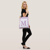 Einfache White und Lilac Monogram Tasche (Am Model)
