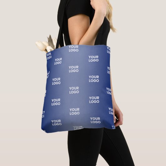 Einfache Wiederholung des Logos Navy Blue Gradient Tasche (Von Nahem)