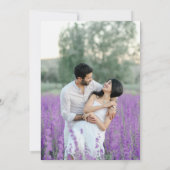 Einfache Wildblume Monogramm zeichnend lila Foto Save The Date (Rückseite)