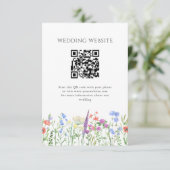 Einfache Wildblume QR Code Hochzeit Begleitkarte (Stehend Vorderseite)