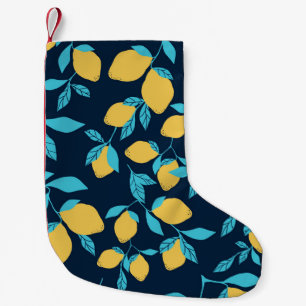 Einfache Zitrusfrüchte: Zitronen auf blau. Kleiner Weihnachtsstrumpf