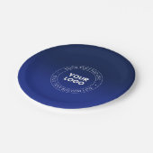 Einfacher Austausch von Logos und Text | Dunkelbla Pappteller (Schrägansicht)