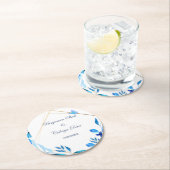 einfacher Hochzeitscostar mit blauen Blütenblätter Runder Pappuntersetzer (Vor Ort)