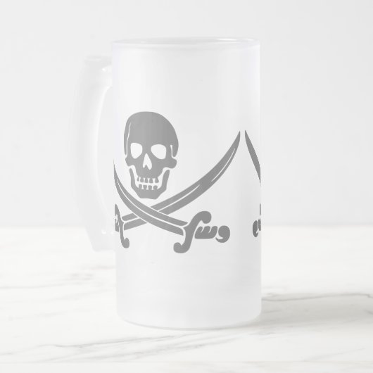 Einfacher lächelnder Piraten-Schädel mit Mattglas Bierglas (Vorderseite Links)