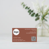 Einfacher Logo und Text QR Code Terrakotta Visitenkarte (Stehend Vorderseite)