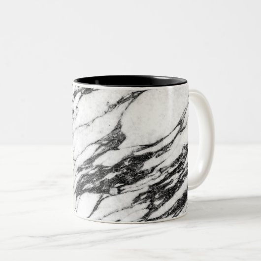 Einfacher moderner Schwarzweiss-Marmorstein Zweifarbige Tasse (VorderseiteRechts)