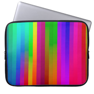 einfacher paralleler vertikaler Linienhintergrund. Laptopschutzhülle