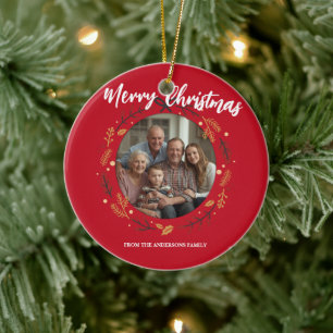 Einfacher roter Weihnachts-Kranz Foto Familienname Keramik Ornament