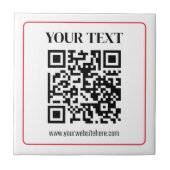 Einfacher Schwarz-Weiß-QR-Code mit rotem Rand Fliese (Vorderseite)