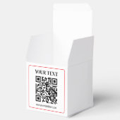 Einfacher Schwarz-Weiß-QR-Code mit rotem Rand Geschenkschachtel (Geöffnet)