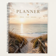 Einfacher Strand bei Sonnenuntergang
