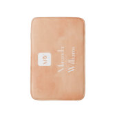 Einfacher und schicker Pfirsich-orange Monogramm Badematte (Vorderseite Vertikal)