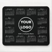 Einfaches 2026-Kalender-Geschäftslogo auf Schwarz Mousepad (Vorne)