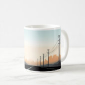 Einfaches Bild der Strompolen auf der Straße Kaffeetasse (VorderseiteRechts)