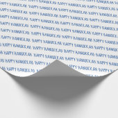 Einfaches Blau und Weiß Happy Hanukkah Script Geschenkpapier (Ecke)