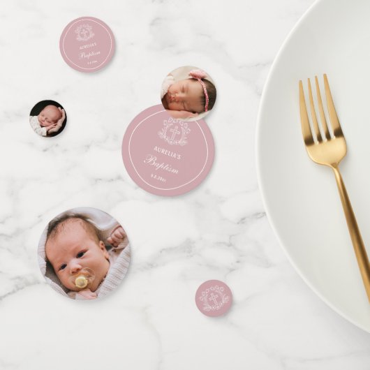 Einfaches Blumenkreuz am Tauftisch Konfetti (Gruppe)