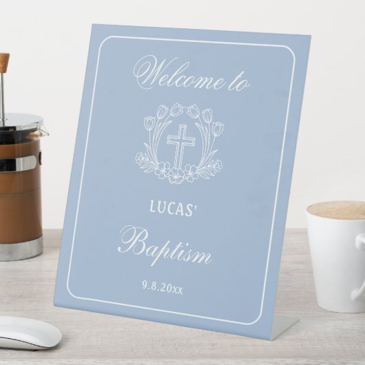 Einfaches Blumenkreuz auf hellblauer Taufe Willkom Sockelschild (In Situ)