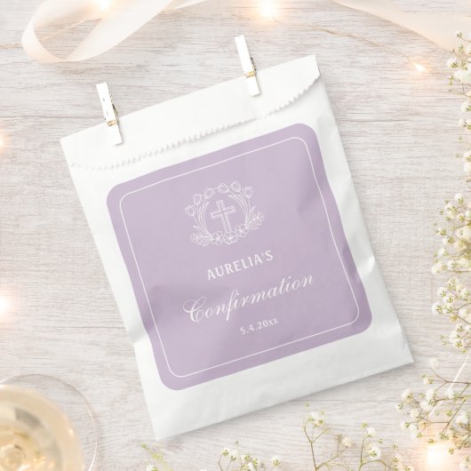 Einfaches Blumenkreuz auf Lilac-Bestätigung Geschenktütchen (Ausgeschnitten)