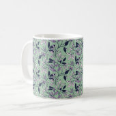 Einfaches Blumenmuster mit sanften grünen Hintergr Kaffeetasse (Vorderseite Links)