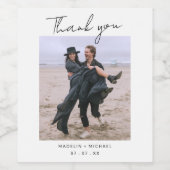 Einfaches Budget Hochzeitsskript-Foto Weinetikett (Einzelnes Label)