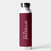Einfaches Burgundy Name Elegantes Script Modern Trinkflasche (Links)
