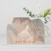 Einfaches Chic Rust Brown Foto Hochzeit speichern Einladung (Stehend Vorderseite)