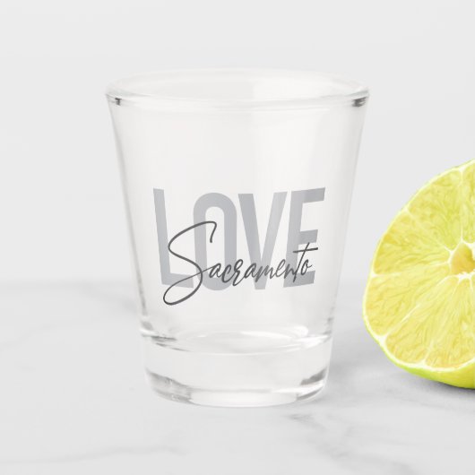 Einfaches, cooles, modernes Design der Liebe Sacra Schnapsglas (Vorderseite)