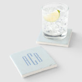 Einfaches dreibuchstabiges blaues Monogramm Steinuntersetzer (Seitenansicht)