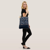 Einfaches Dunkelblau mit Schneeflocken-Farbblock Tasche (Am Model)