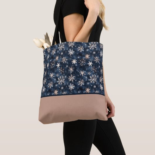 Einfaches Dunkelblau mit Schneeflocken-Farblock Tasche (Von Nahem)