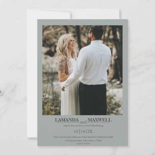 Einfaches Dusty Blue Gray Foto Frame Handfastinv Einladung (Vorderseite)