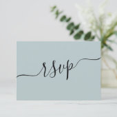 Einfaches Dusty Blue QR Code Wedding RSVP Karte (Stehend Vorderseite)