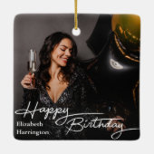 Einfaches Elegant Happy Birthday Foto Keramikornament (Rückseite)