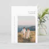 Einfaches elegantes Foto Hochzeit lädt ein Einladung (Stehend Vorderseite)