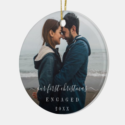 Einfaches elegantes Foto Verlobtes Weihnachten Keramik Ornament (Links)