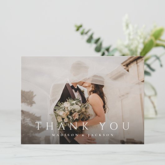 Einfaches elegantes modernes Hochzeitsstil-Foto Dankeskarte (Stehend Vorderseite)