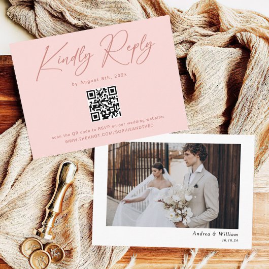 Einfaches elegantes Rosa QR Code Hochzeit RSVP Begleitkarte