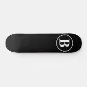 Einfaches elegantes Schwarz-weißes Monogram Custom Skateboard (Horizontal)