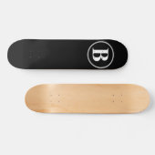 Einfaches elegantes Schwarz-weißes Monogram Custom Skateboard (Horizontal)