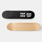 Einfaches elegantes Schwarz-weißes Monogram Custom Skateboard (Horizontal)