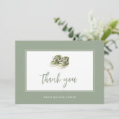 Einfaches elegantes Script Sage Green Baby Dankeskarte (Stehend Vorderseite)