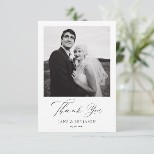 Einfaches elegantes White Wedding 2-Foto Dankeskarte (Stehend Vorderseite)